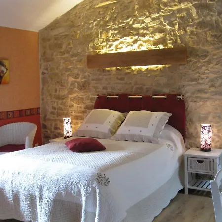 Murmure Des Buis Bed & Breakfast