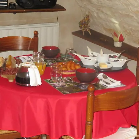 Murmure Des Buis Bed & Breakfast *
